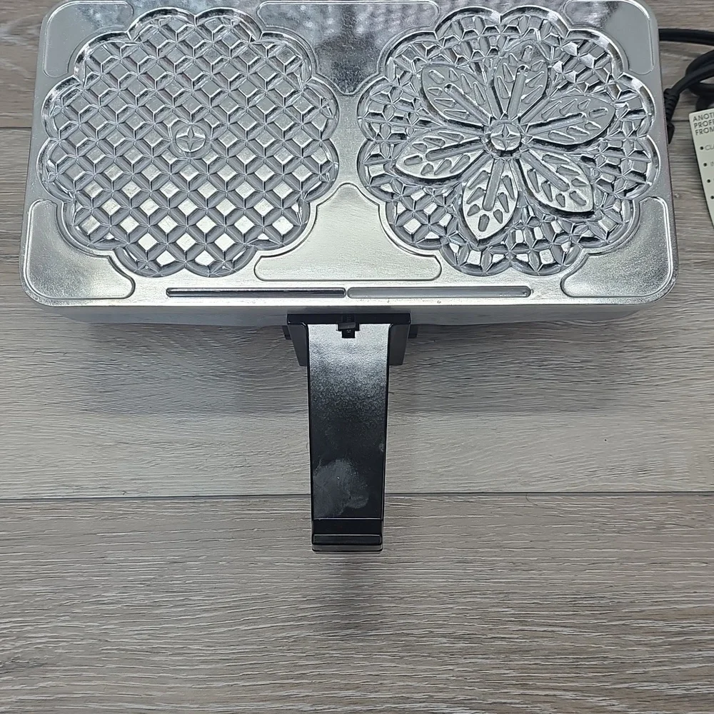 NWT Vintage VillaWare Prego Pizzelle Baker Belgian Waffle Maker Series II 3600